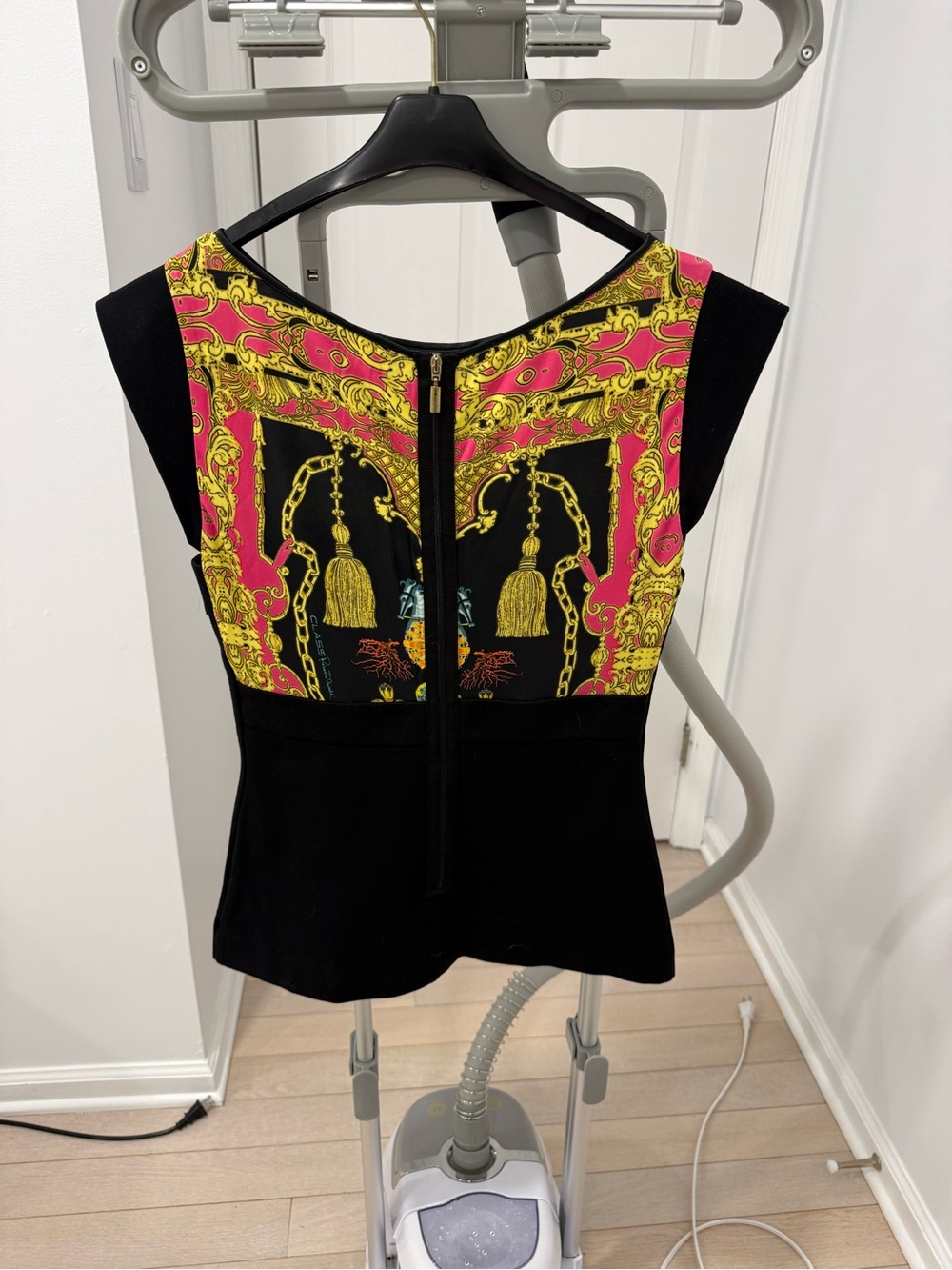 Cavalli Class by Roberto Cavalli Black Embroidered Dragon Cap-Sleeve Top - Picture 4 of 6